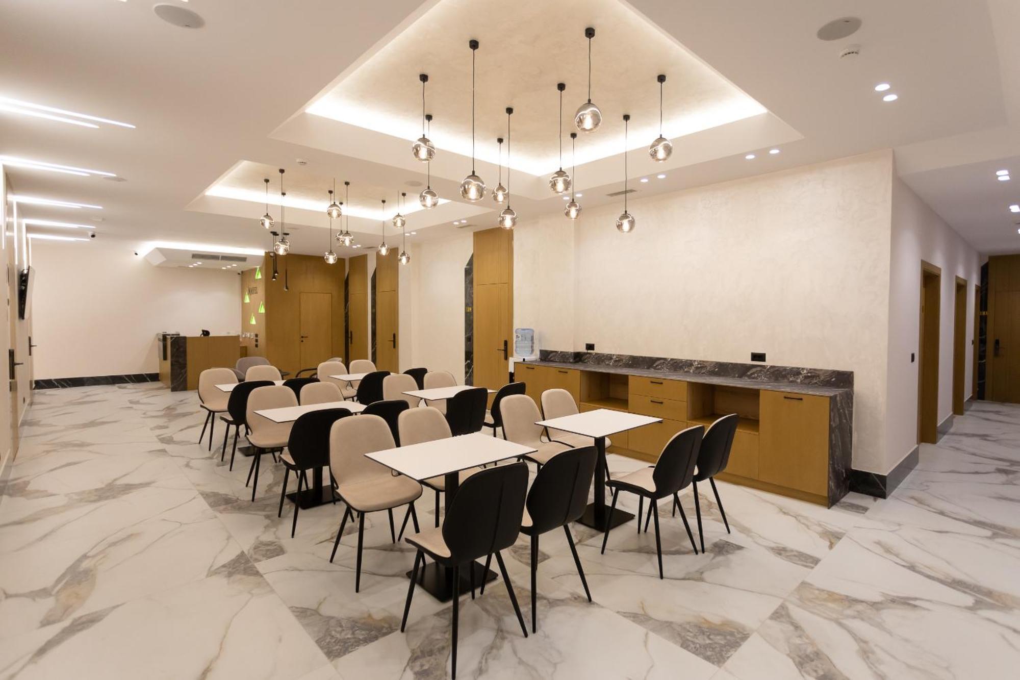 Nayel Hotel Durrës Esterno foto