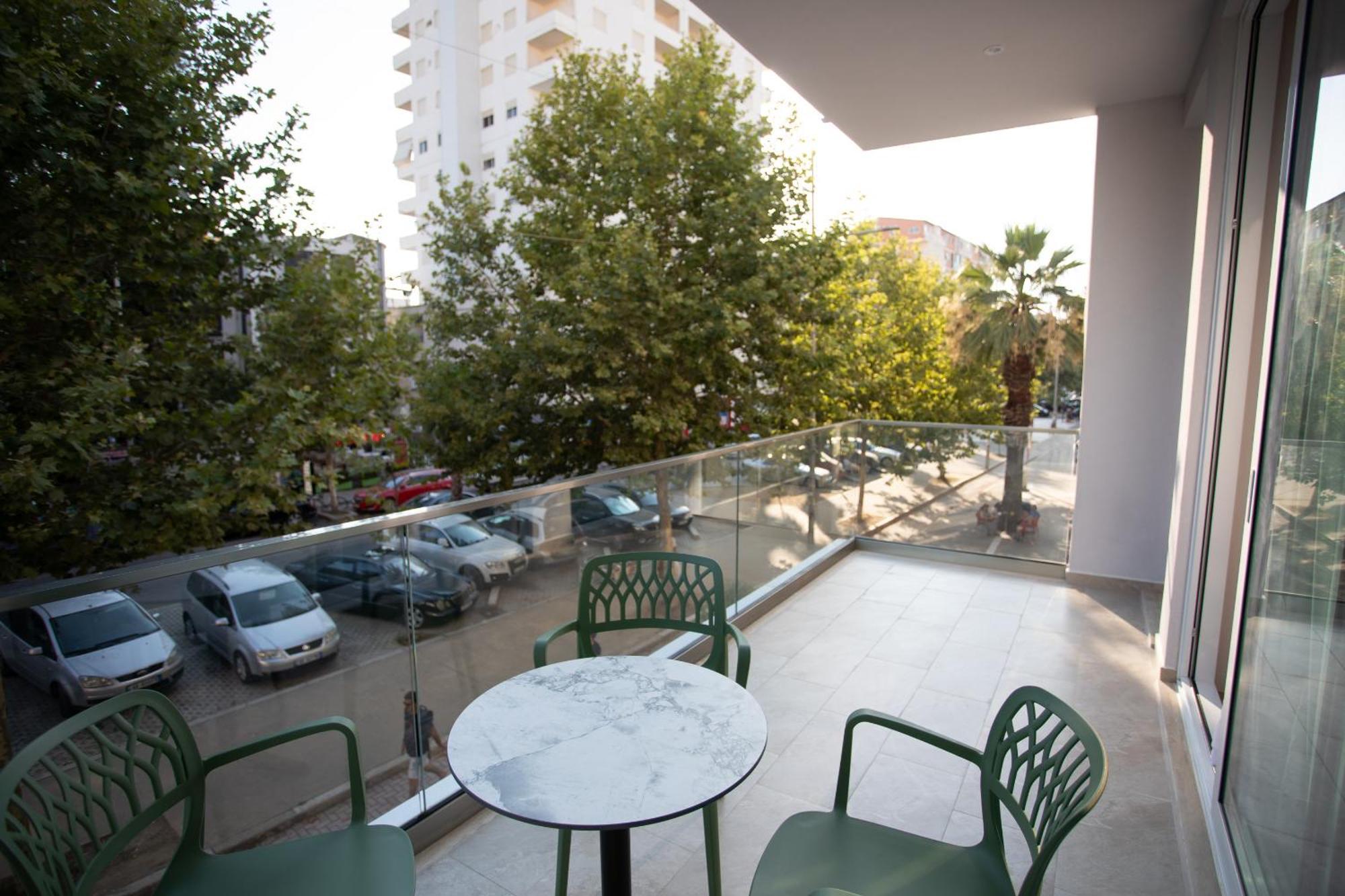 Nayel Hotel Durrës Esterno foto