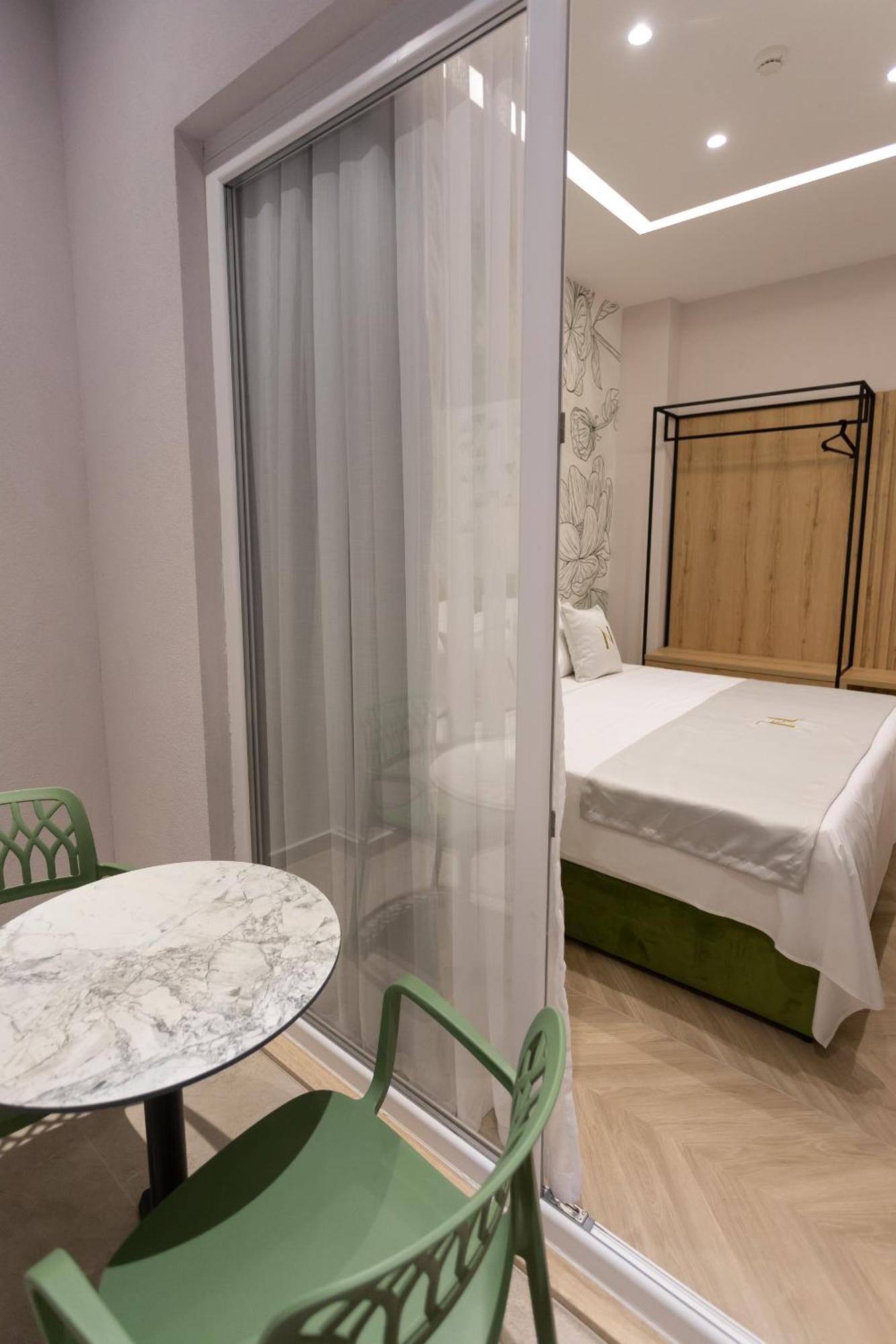Nayel Hotel Durrës Esterno foto
