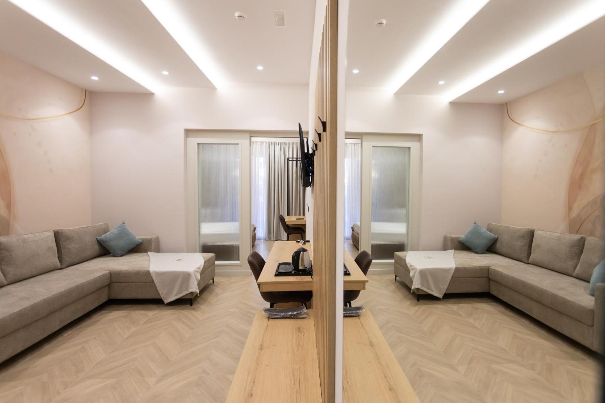Nayel Hotel Durrës Esterno foto
