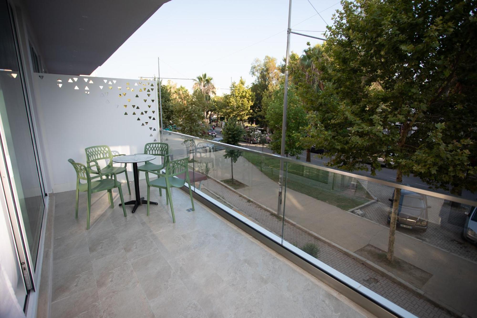 Nayel Hotel Durrës Esterno foto