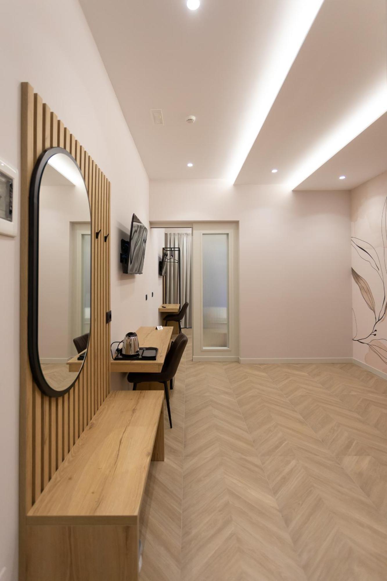 Nayel Hotel Durrës Esterno foto