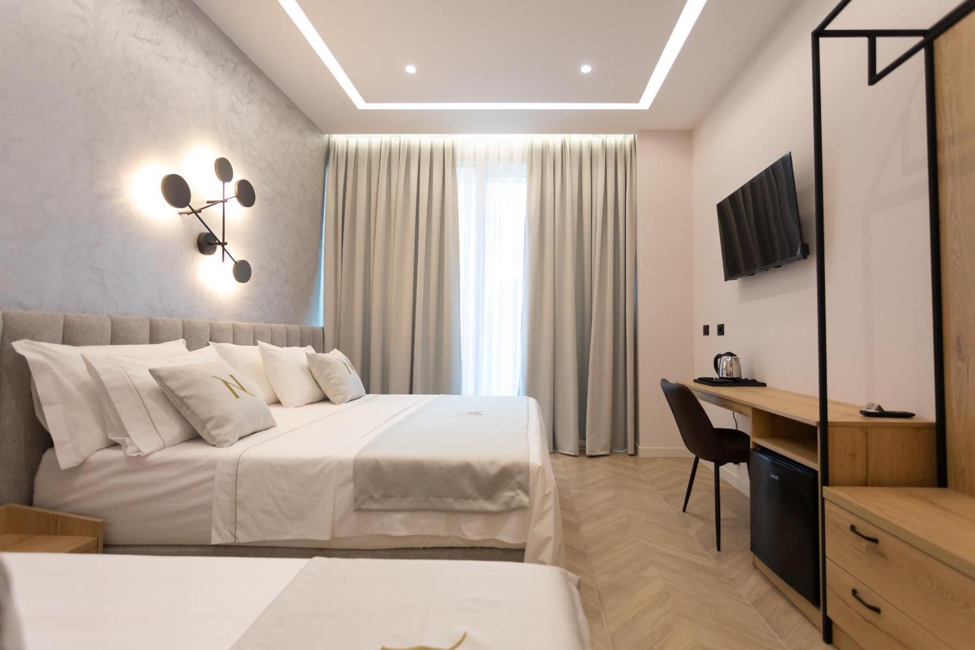 Nayel Hotel Durrës Esterno foto