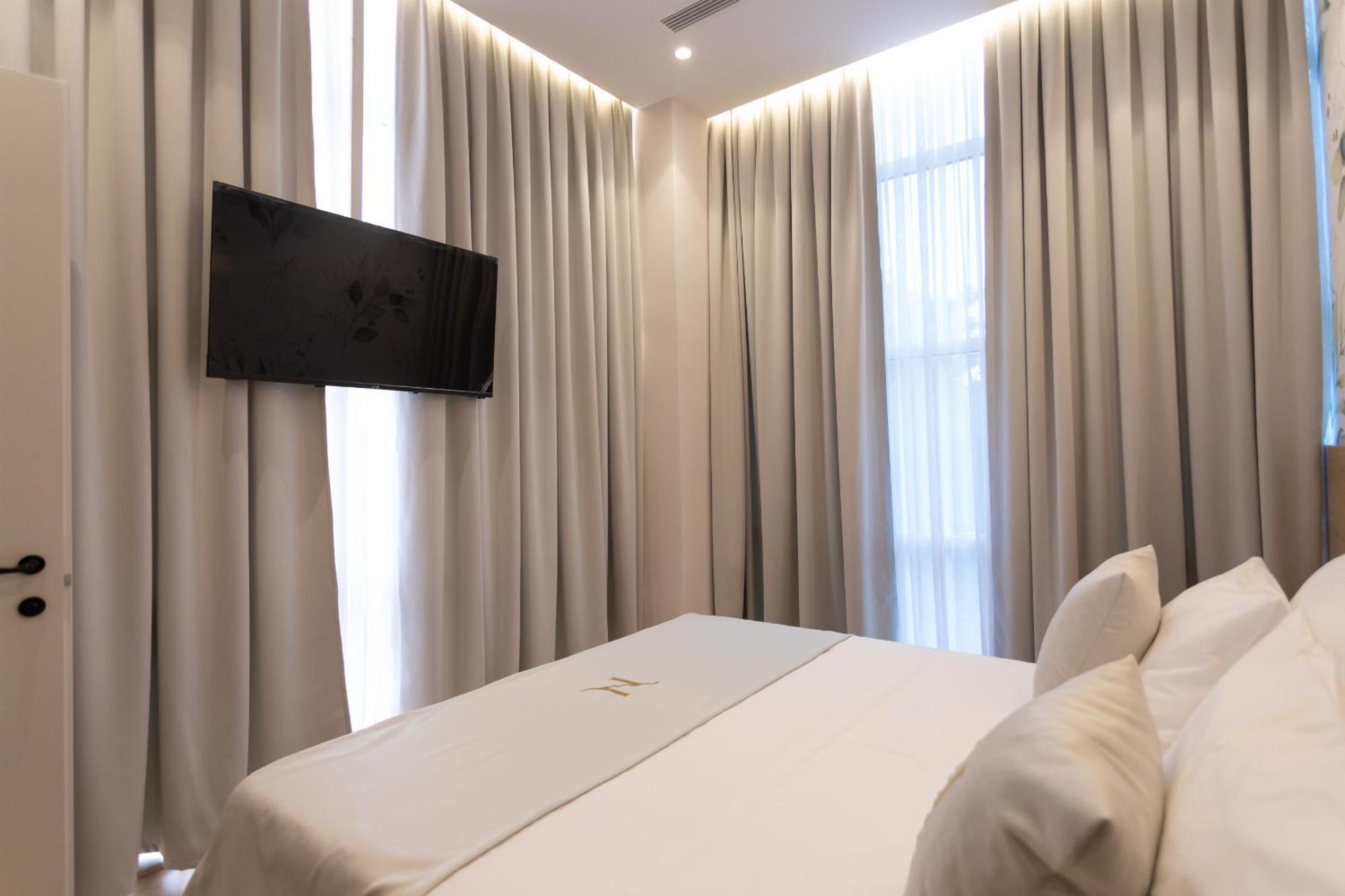 Nayel Hotel Durrës Esterno foto