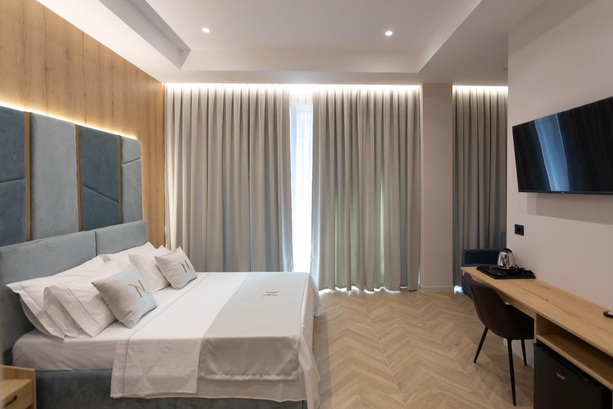 Nayel Hotel Durrës Esterno foto