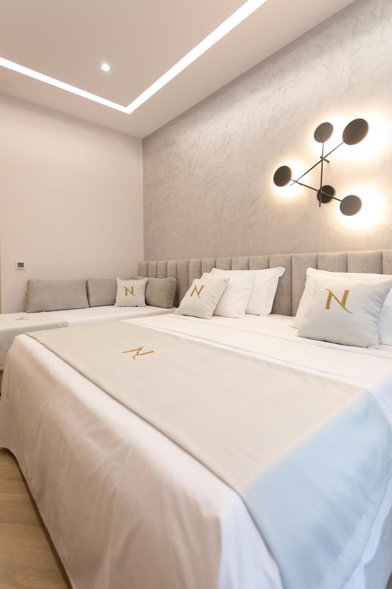 Nayel Hotel Durrës Esterno foto